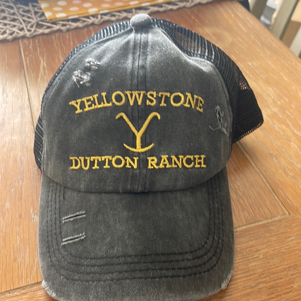 NWT-never worn Yellowstone Dutton, ranch hat